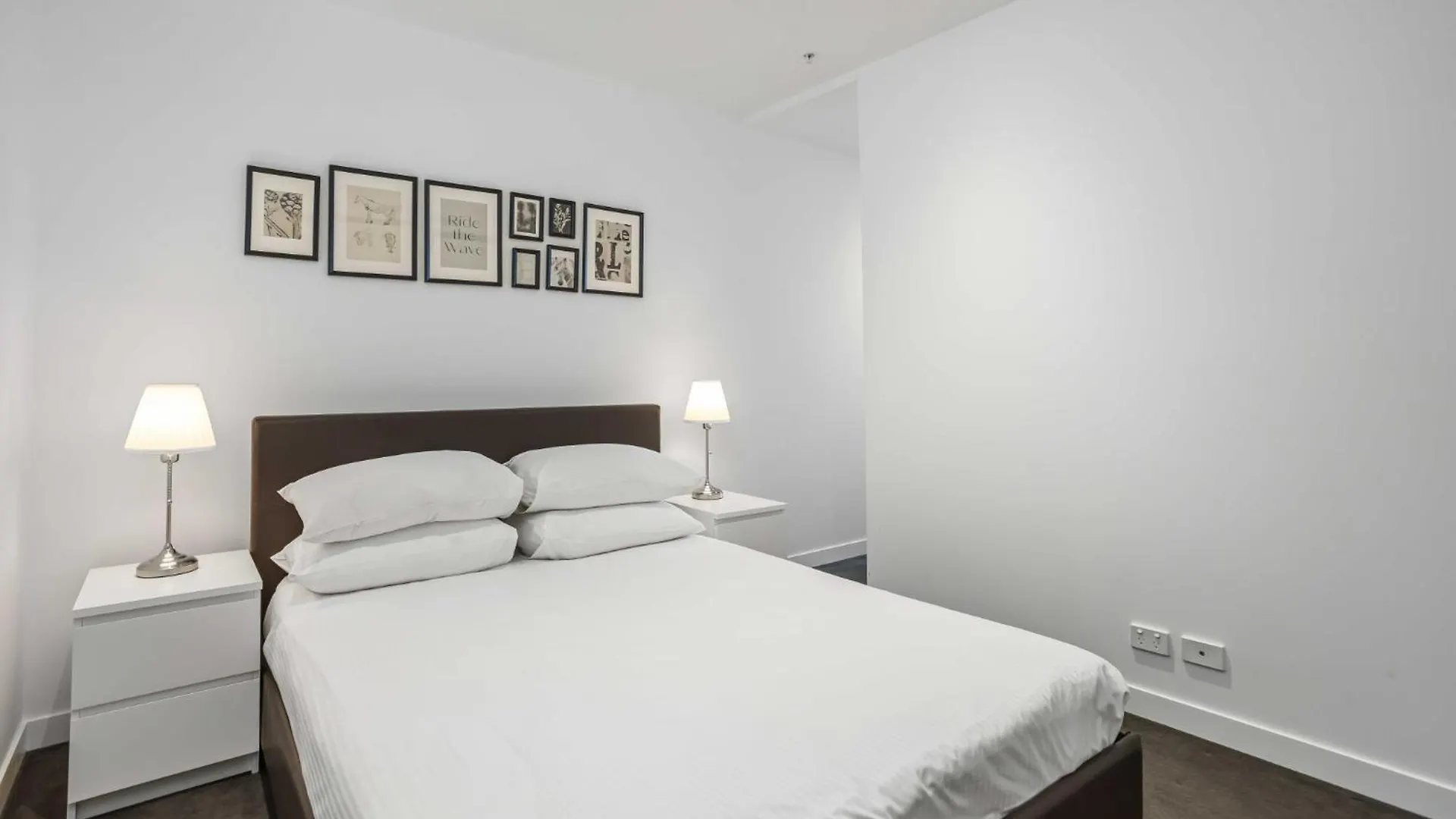Chic 1-Bed With Parking, Rooftop Pool And Gym Μπρίσμπεϊν 0*,