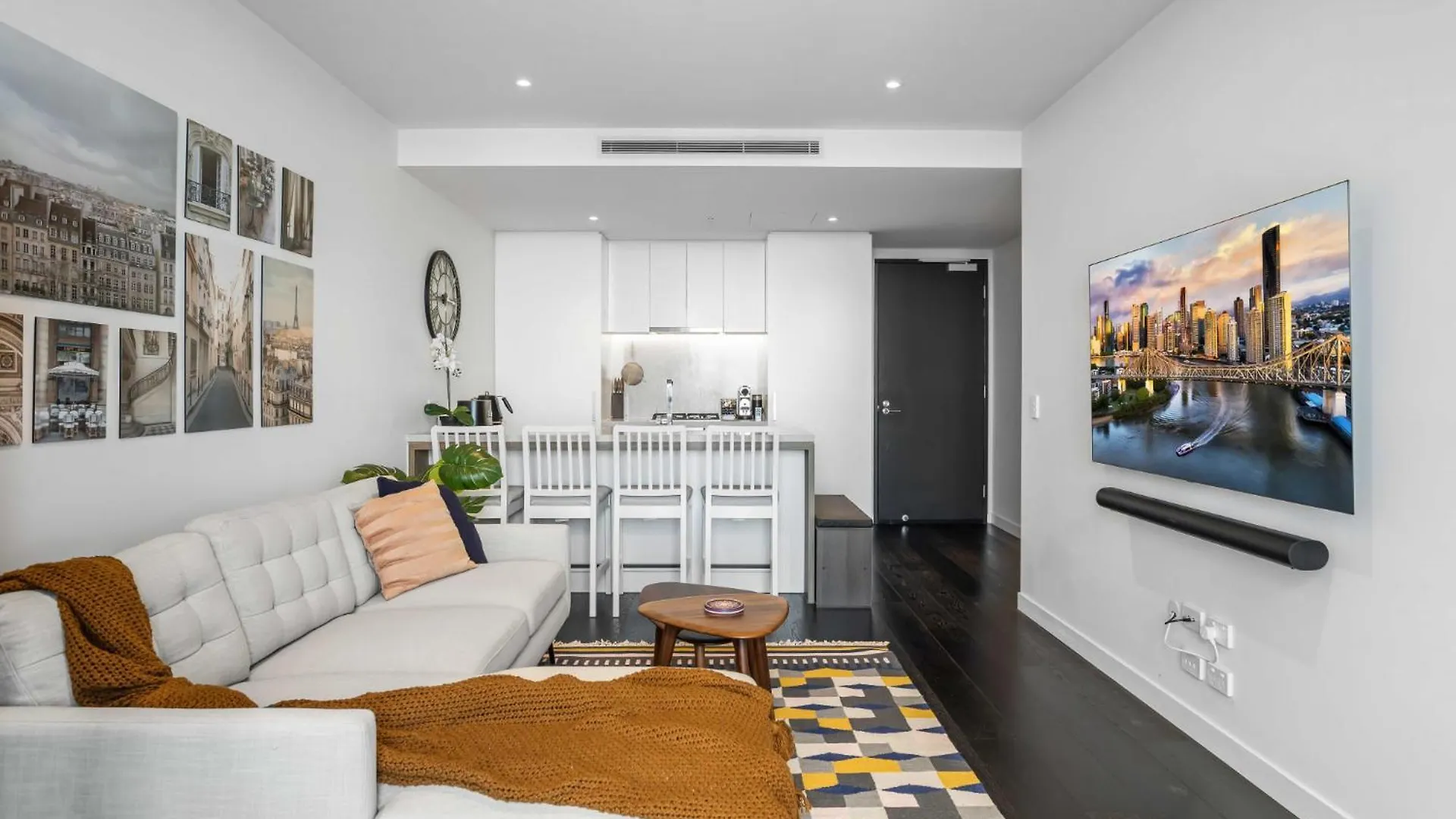 Διαμέρισμα Chic 1-Bed With Parking, Rooftop Pool And Gym Μπρίσμπεϊν Αυστραλία