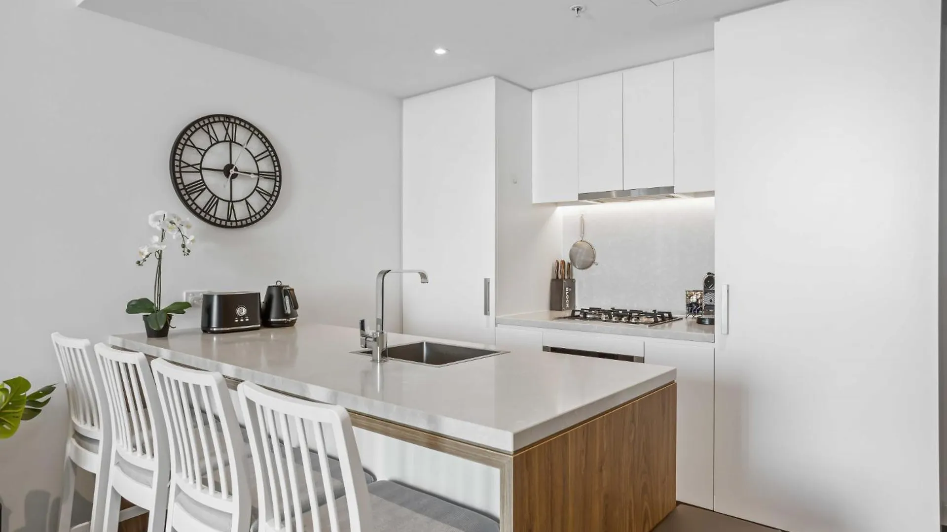 アパート Chic 1-Bed With Parking, Rooftop Pool And Gym ブリスベン