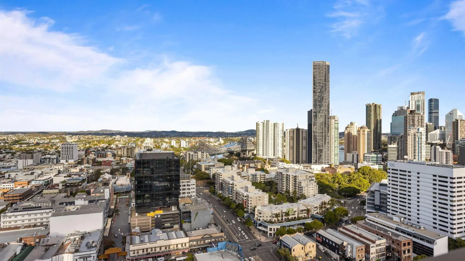 アパート Chic 1-Bed With Parking, Rooftop Pool And Gym ブリスベン