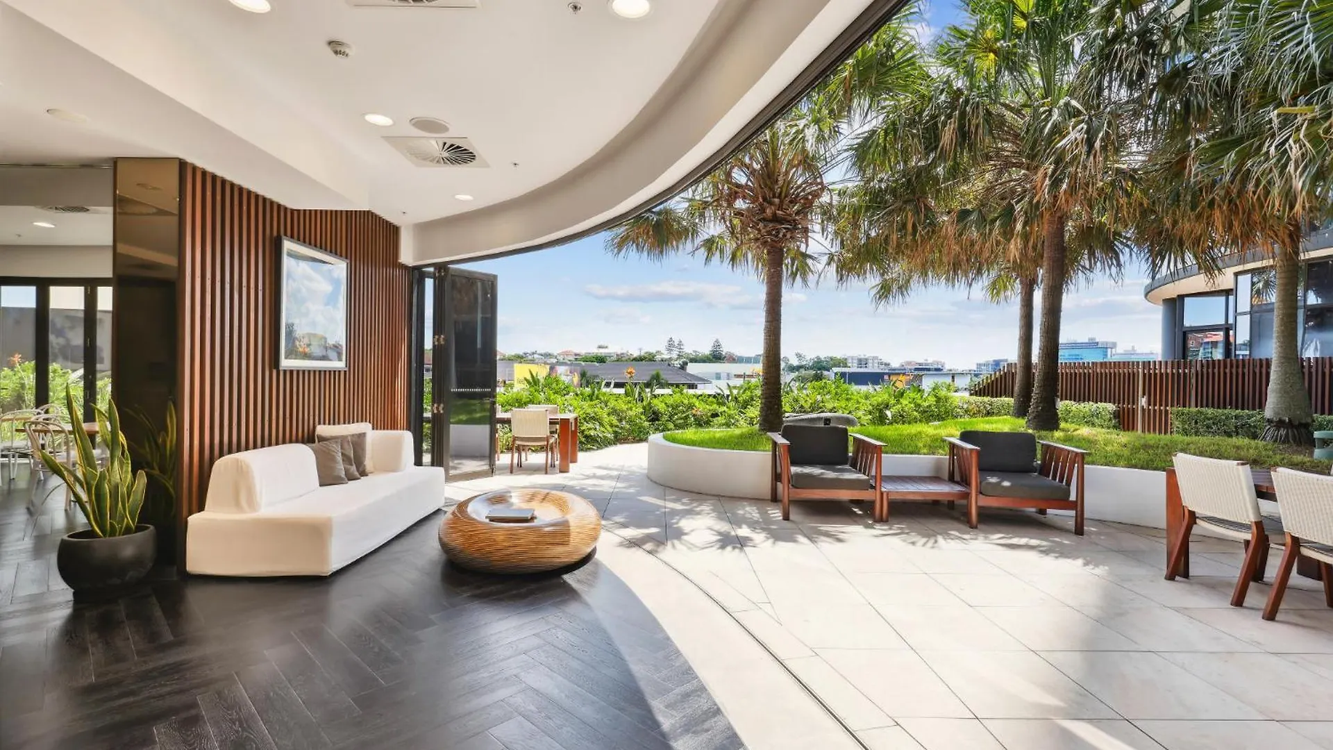 Chic 1-Bed With Parking, Rooftop Pool And Gym ブリスベン
